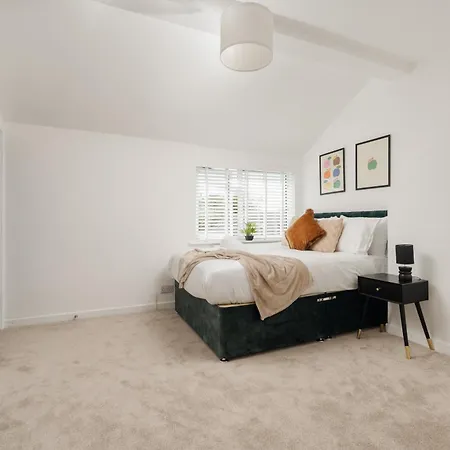 Spacious 6br House Sleeps 11 Free Parking Manchester