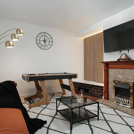 Immaculate 3bd - Coop - Etihad - Pool Table Hébergement de vacances Manchester