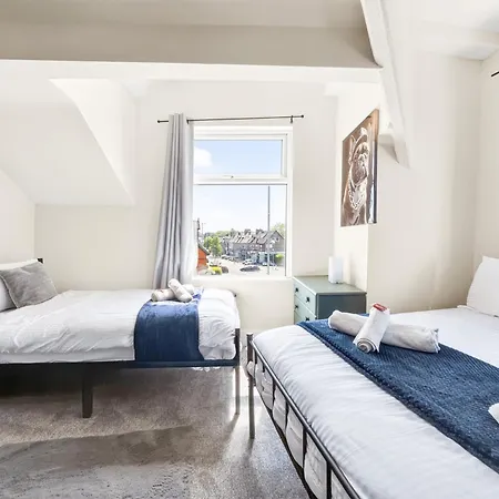 Nyaraló Spacious Maisonette, Hosted By Eason With Free Parking