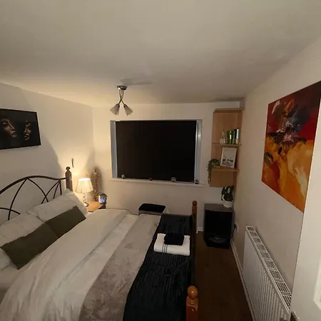 Sleeps 4 With Free Parking And Garden Feriehus *
