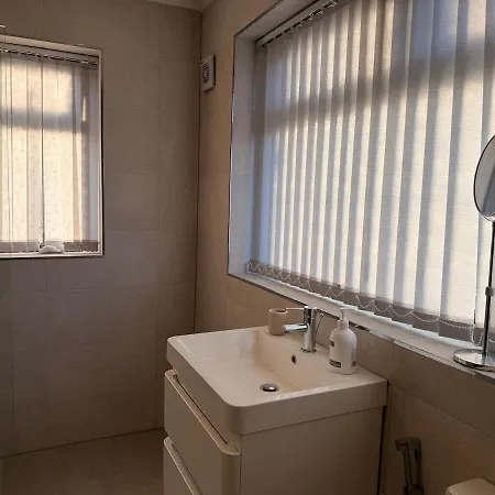 4 Bedroom Modern House In Prime Location *