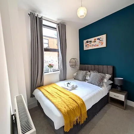 Modern 2 Bedroom Near Mediacity Uk