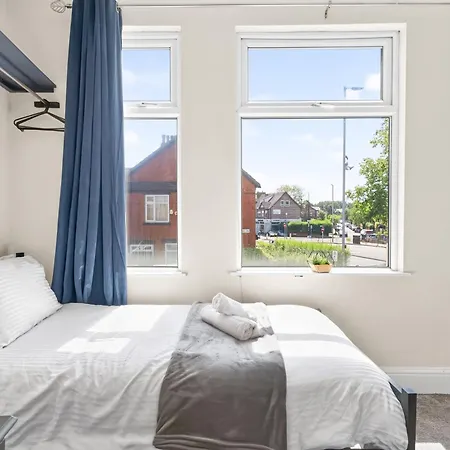 Spacious Maisonette, Hosted By Eason With Free Parking *