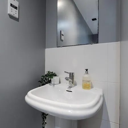Grand 4br Escape - Etihad - Coop - Free Parking