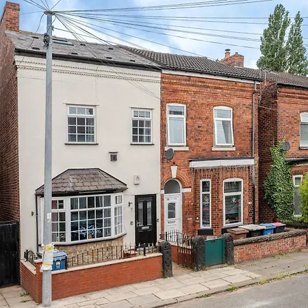 3br Parking Wifi Sleeps 8 Manchester