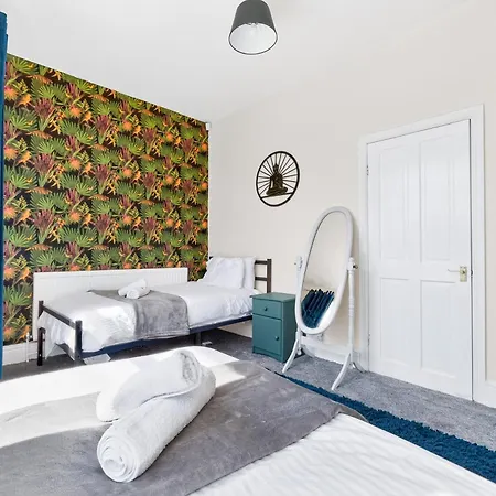 Nyaraló Spacious Maisonette, Hosted By Eason With Free Parking Manchester