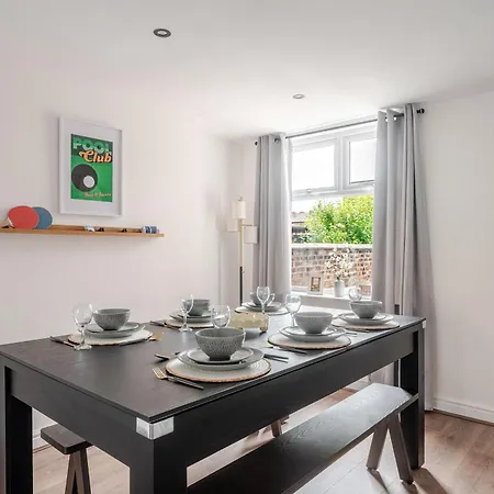 Nyaraló 3br Parking Wifi Sleeps 8 Manchester