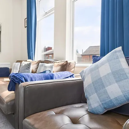 Spacious Maisonette, Hosted By Eason With Free Parking