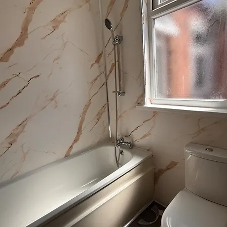 4br - Parking- Sleeps 7 - 2 Baths - Long * Манчестер