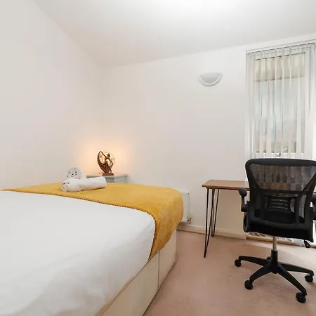 Grand 4br Escape - Etihad - Coop - Free Parking * Manchester