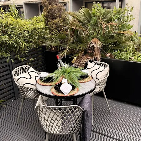 Modern 2 Bedroom Near Mediacity Uk Nyaraló