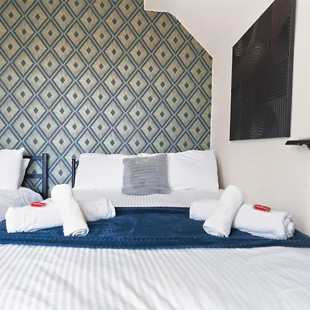 Spacious Maisonette, Hosted By Eason With Free Parking Nyaraló *