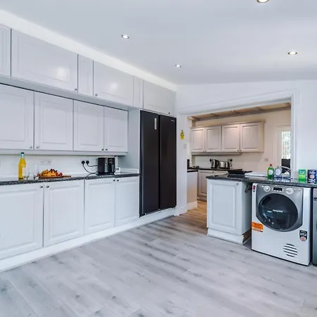Modern Chorlton | Parking | & Airport Tatil Evi