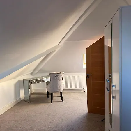 4 Bedroom Modern House In Prime Location