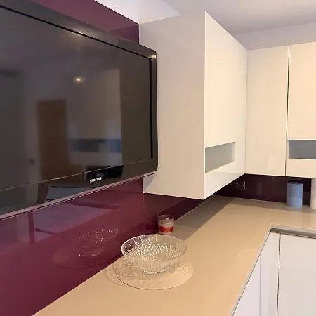 Nyaraló 4 Bedroom Modern House In Prime Location Manchester