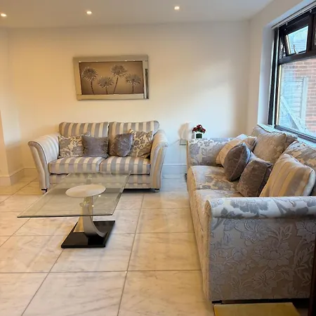 4 Bedroom Modern House In Prime Location