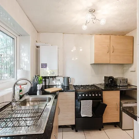 Cosy 2br - Sleeps 6 - Etihad - Free Parking Manchester