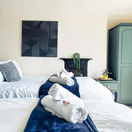 Spacious Maisonette, Hosted By Eason With Free Parking