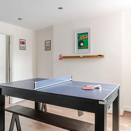 3br Parking Wifi Sleeps 8 *
