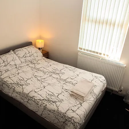 Дом отдыха 4br - Parking- Sleeps 7 - 2 Baths - Long