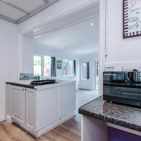Modern Chorlton | Parking | & Airport Feriehus *