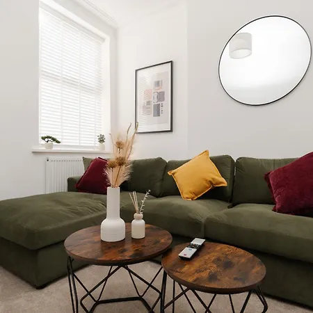 Nyaraló Spacious 6br House Sleeps 11 Free Parking *