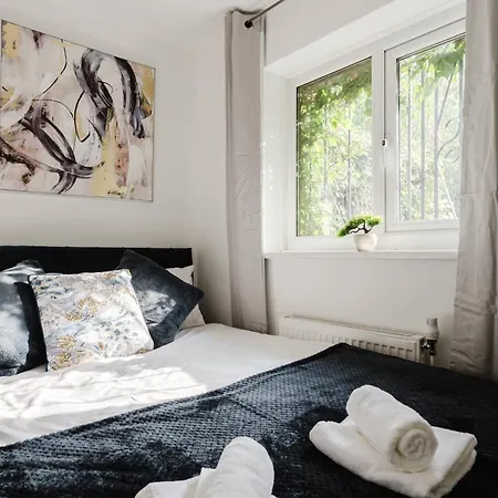 بيت للعطل Cosy 2br - Sleeps 6 - Etihad - Free Parking *