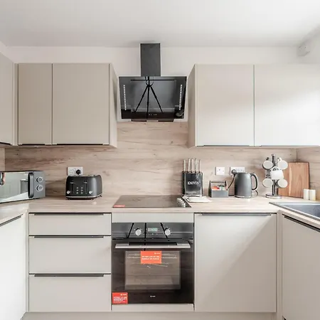 3br Parking Wifi Sleeps 8 * Manchester