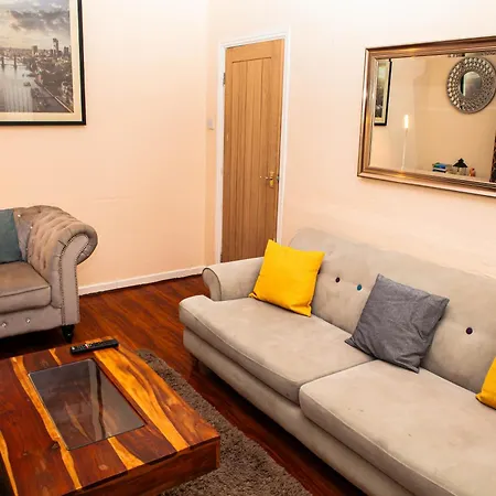 Дом отдыха 4br - Parking- Sleeps 7 - 2 Baths - Long