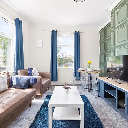 Spacious Maisonette, Hosted By Eason With Free Parking *
