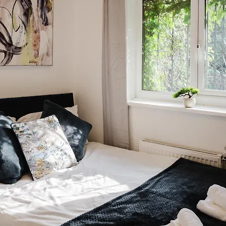 Cosy 2br - Sleeps 6 - Etihad - Free Parking *