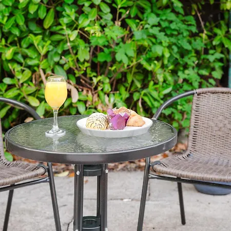 Nyaraló Cosy 2br - Sleeps 6 - Etihad - Free Parking