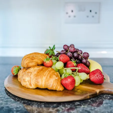 Modern Chorlton | Parking | & Airport Tatil Evi