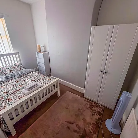 4br - Parking- Sleeps 7 - 2 Baths - Long Дом отдыха