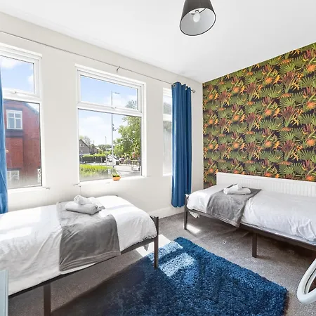 Nyaraló Spacious Maisonette, Hosted By Eason With Free Parking Manchester