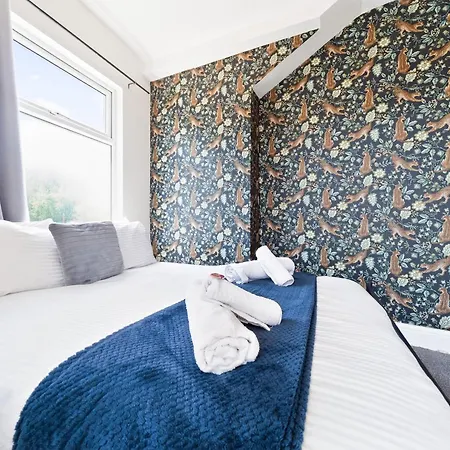 Spacious Maisonette, Hosted By Eason With Free Parking Feriehus