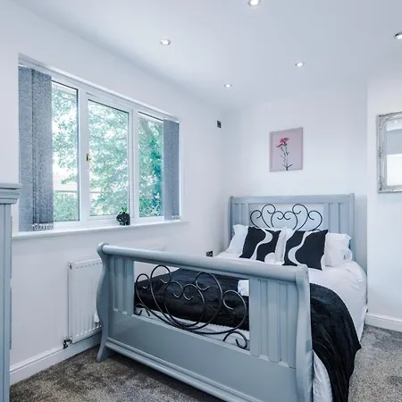 Modern Chorlton | Parking | & Airport * Manchester