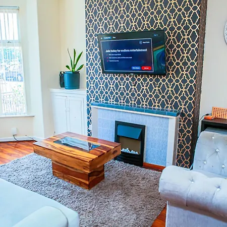 4br - Parking- Sleeps 7 - 2 Baths - Long Манчестер
