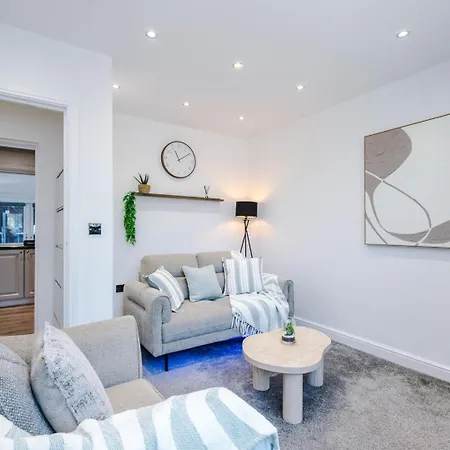 Modern Chorlton | Parking | & Airport * Manchester