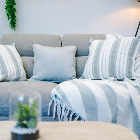 Modern Chorlton | Parking | & Airport Manchester