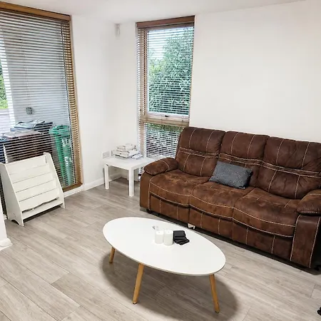 4 Bedroom Sleeps 7 Near Etihad And Co Op Live * Manchester