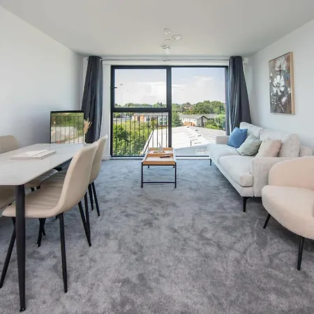 Sleek 2-bed Salford Near Centre * Μάντσεστερ