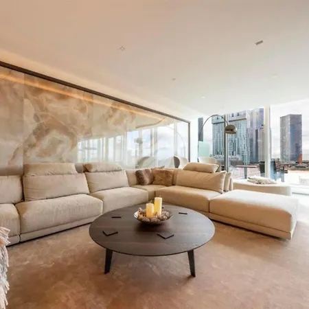 Modern Retreat - Walk To Attraction Μάντσεστερ