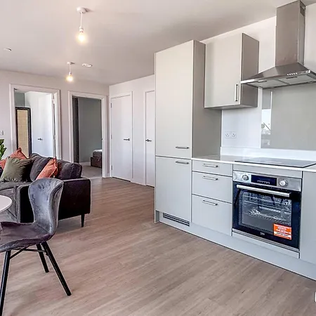 Stylish 2 Bedroom In Old Trafford *