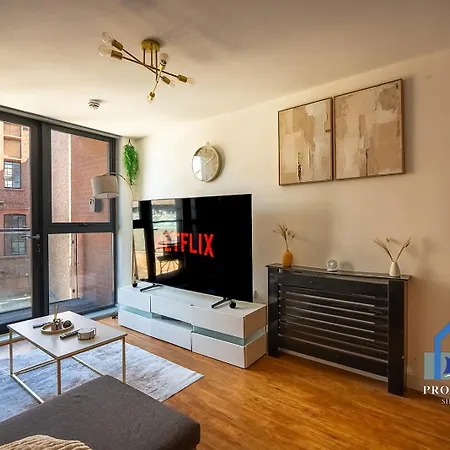 Cosy | Centre Ap | Balcony | Free Parking *