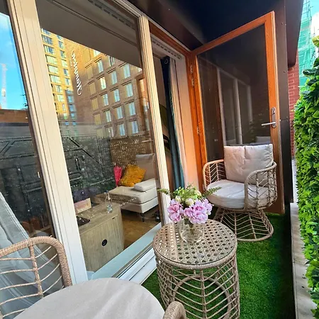 Elite Serviced 2br Balcony Centre Daire