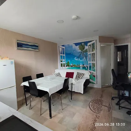 Διαμέρισμα Entire First Floor Flat With Free Parking In Hyde Road Opposite Gorton Tesco Extra