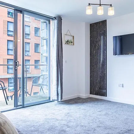 Centre, Riverside Apt, Balcony * Manchester