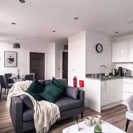 Chic 1br Flat At Alexandra Rise *