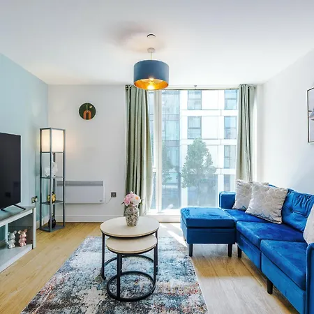 Stylish And Spacious 2bdr Flat